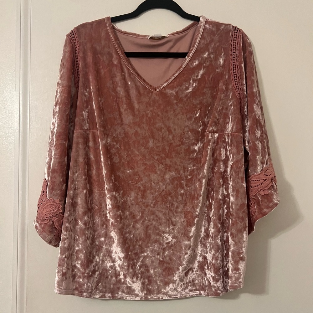 Velvet Pink Women's Top size 1X (O121)